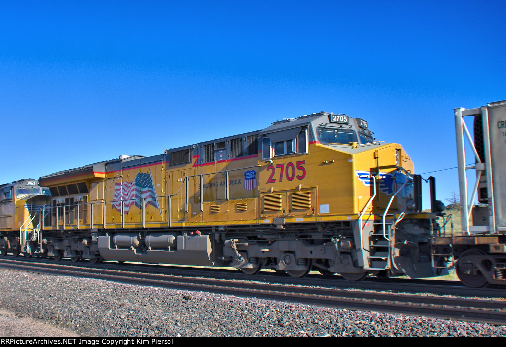 UP 2705 Mid-Train DPU